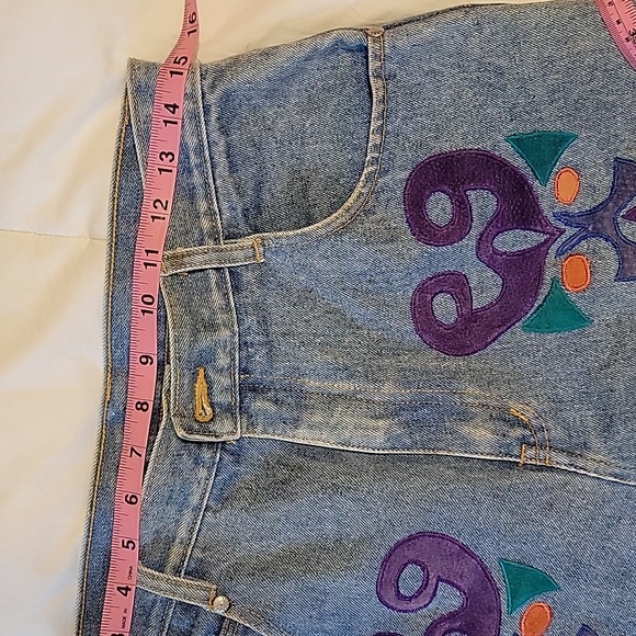 Don't stop women's vintage high-rise leather patches size 7/8 cuffed jean shorts - Picture 5 of 14